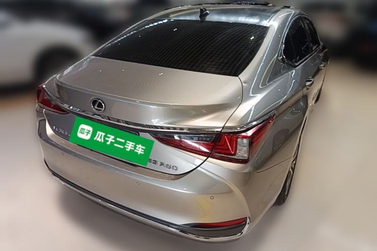 Used Lexus ES 2020 200 Excellence Edition Rear Right 45 Deg