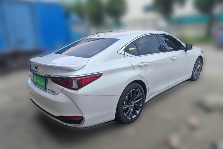 Used Lexus ES 2020 300h Premier Edition Rear Right 45 Deg