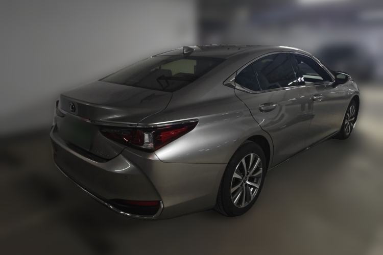 Used Lexus ES 2020 200 Excellence Edition Rear Right 45 Deg