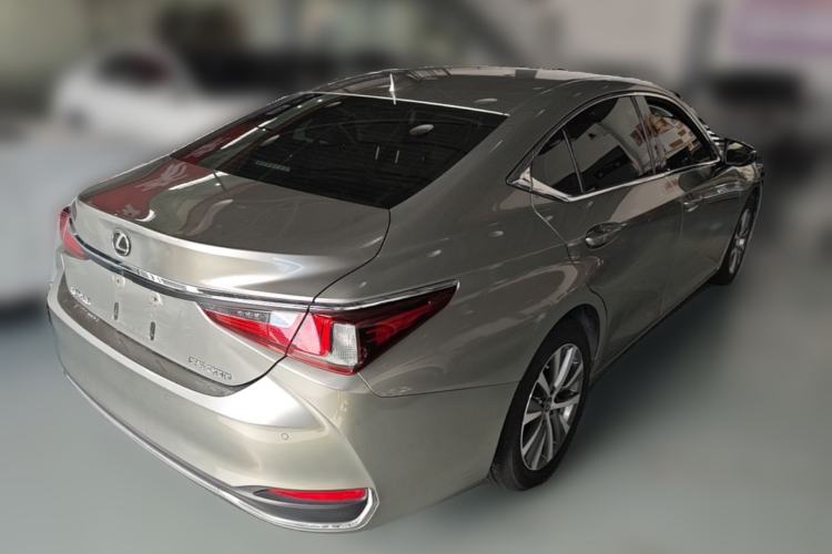 Used Lexus ES 2020 200 Excellence Edition Rear Right 45 Deg