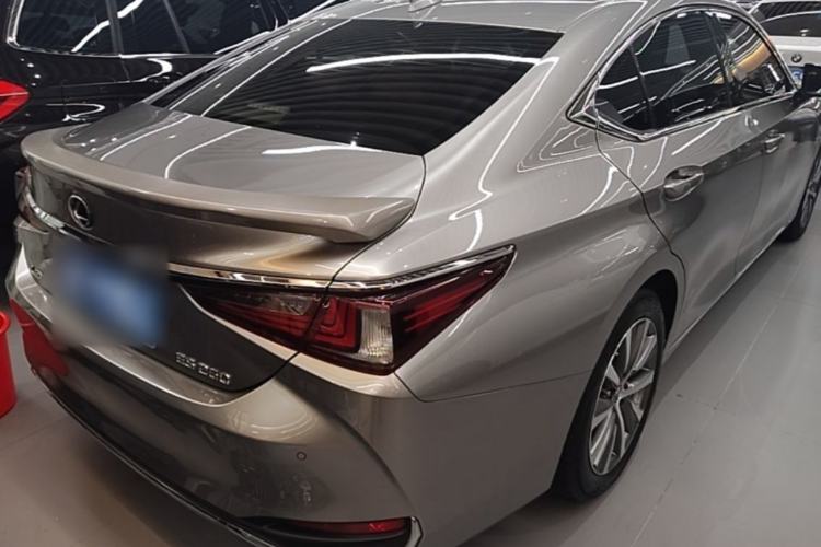 Used Lexus ES 2020 200 Excellence Edition Rear Right 45 Deg