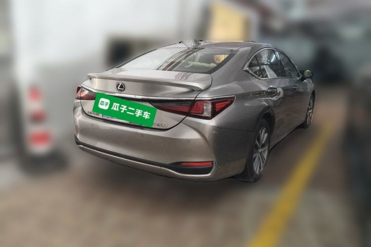 Used Lexus ES 2020 200 Excellence Edition Rear Right 45 Deg