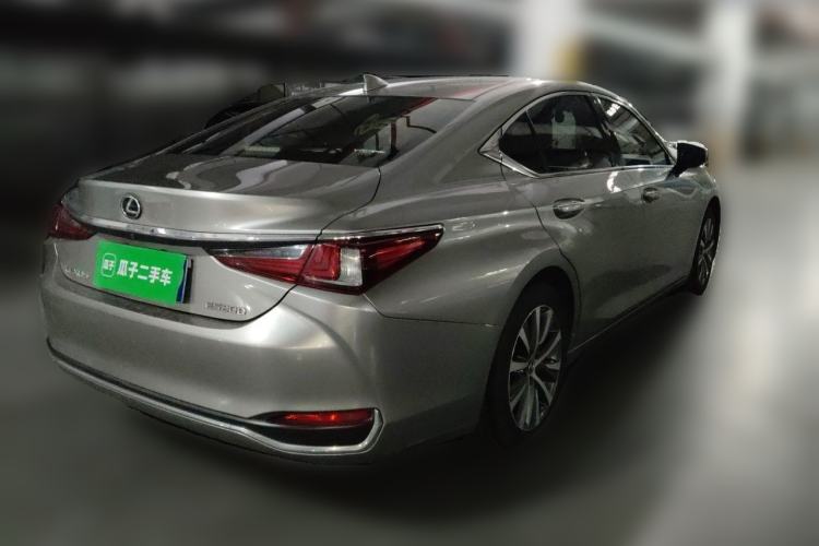 Used Lexus ES 2020 200 Excellence Edition Rear Right 45 Deg