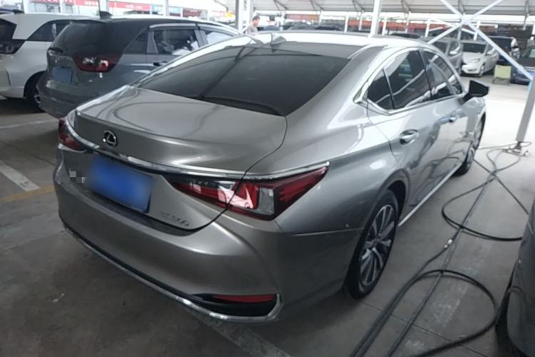 Used Lexus ES 2020 200 Luxury Edition Rear Right 45 Deg