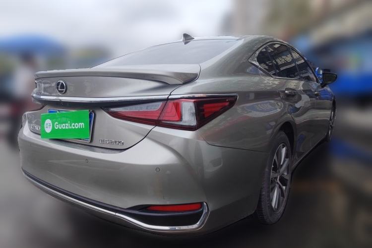 Used Lexus ES 2020 200 Luxury Edition Rear Right 45 Deg