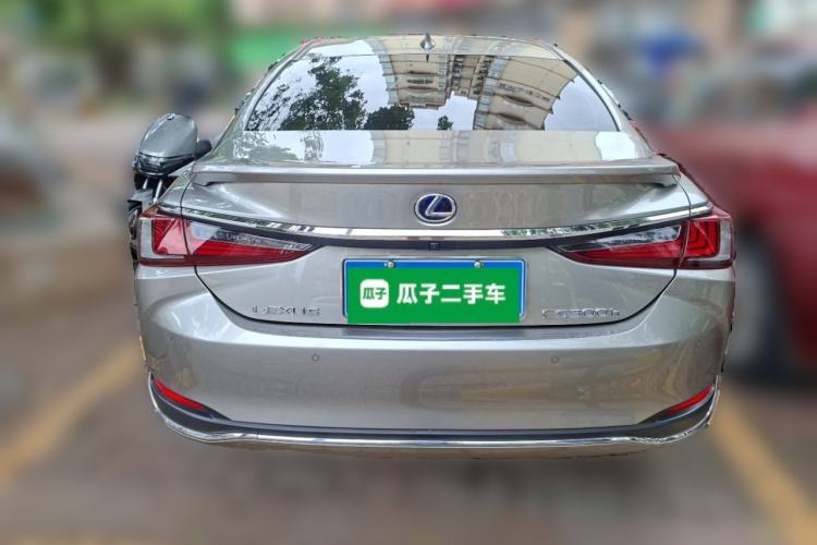Used Lexus ES 2020 300h Premium Edition Rear