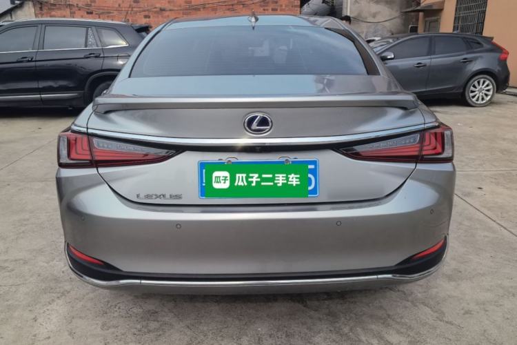 Used Lexus ES 2020 300h Premier Edition Rear