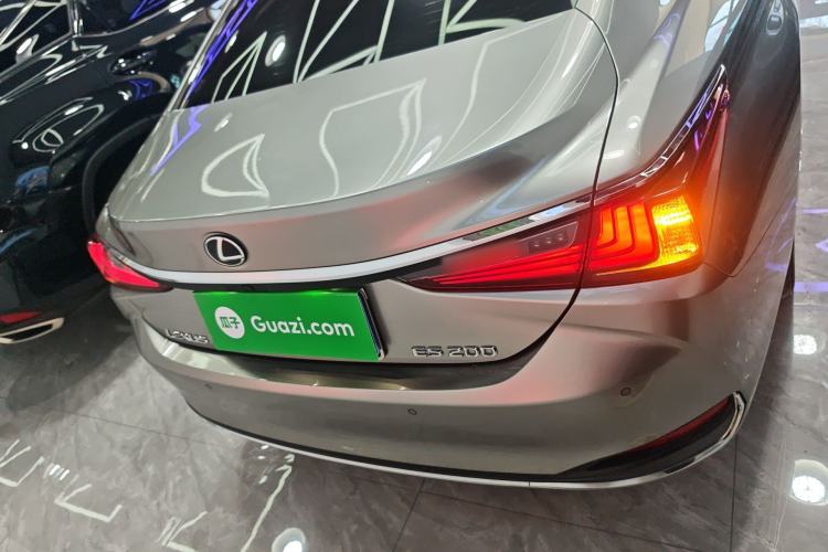 Used Lexus ES 2020 200 Excellence Edition Rear