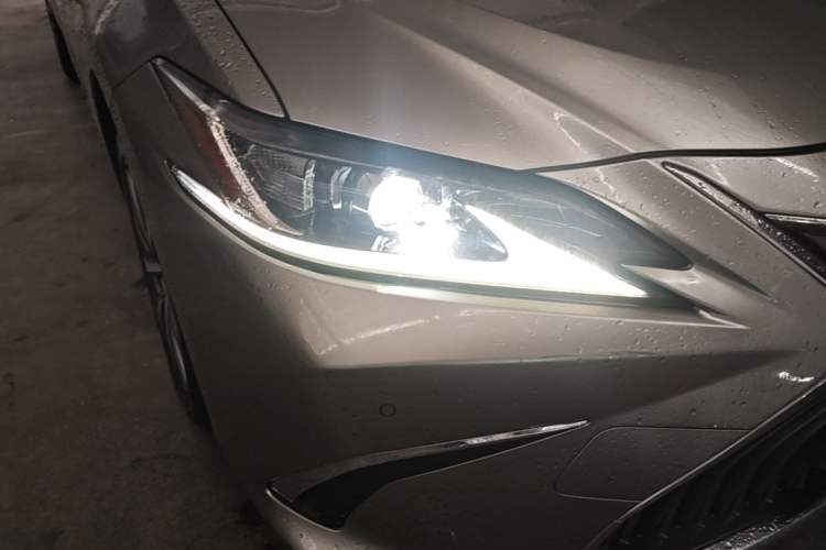 Used Lexus ES 2020 200 Excellence Edition Right Front Headlight