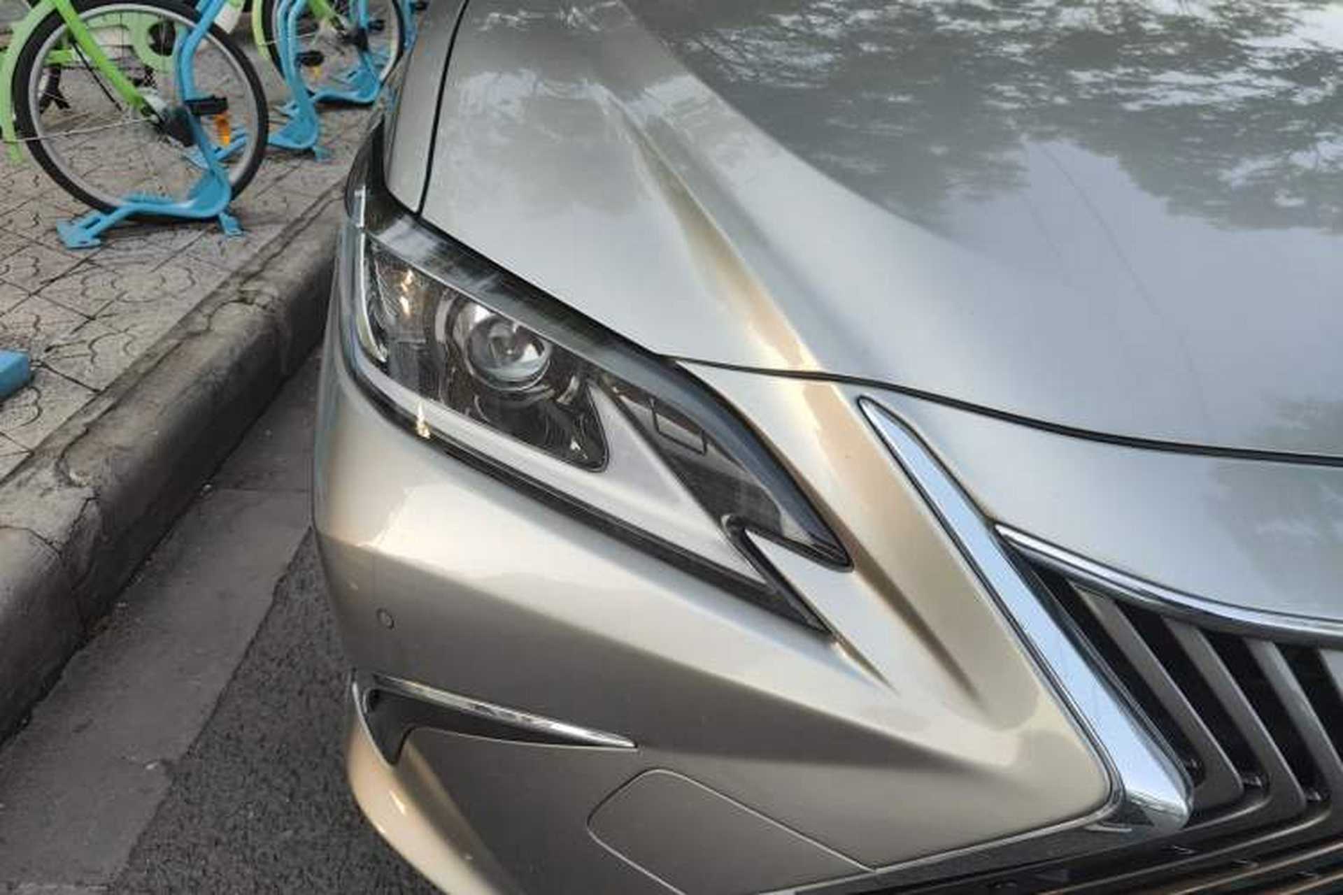 Used Lexus ES 2020 300h Premier Edition Right Front Headlight