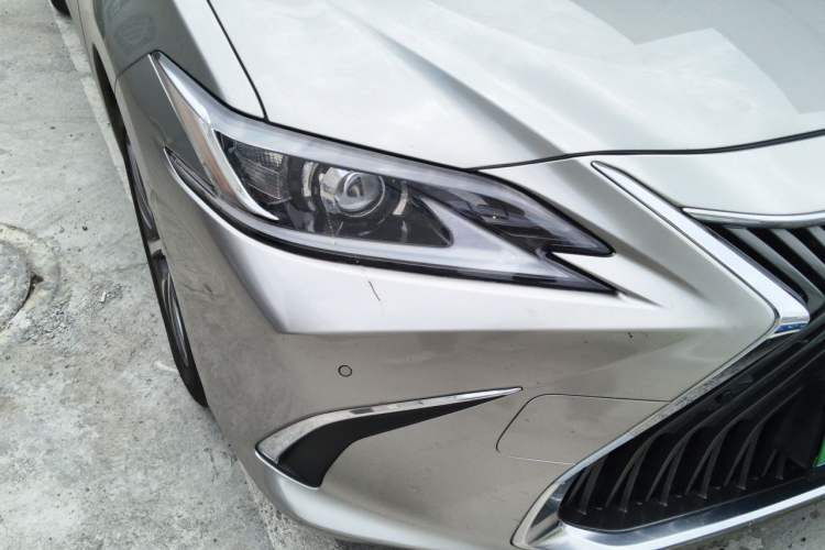 Used Lexus ES 2020 260 Excellence Edition Right Front Headlight