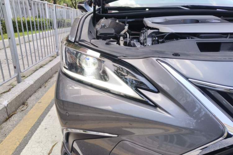 Used Lexus ES 2020 200 Excellence Edition Right Front Headlight