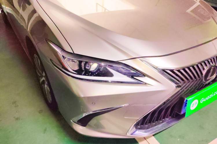 Used Lexus ES 2020 200 Excellence Edition Right Front Headlight