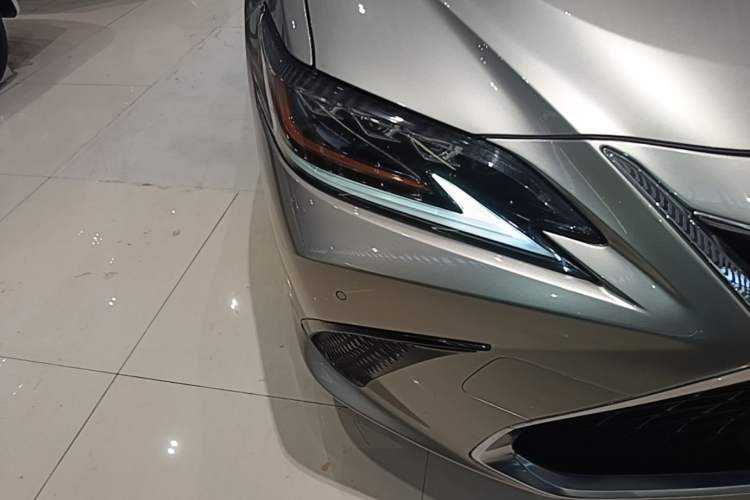 Used Lexus ES 2020 200 Excellence Edition Right Front Headlight