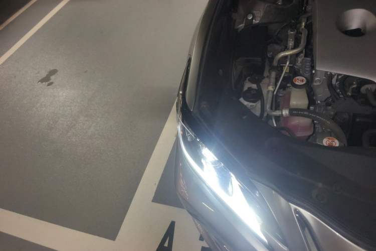 Used Lexus ES 2020 300h Premier Edition Right Front Headlight