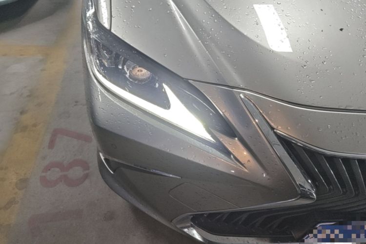 Used Lexus ES 2020 300h Premier Edition Right Front Headlight