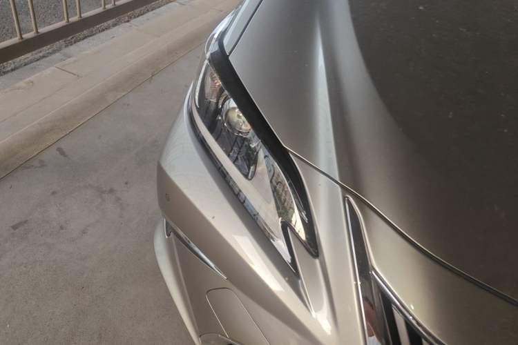 Used Lexus ES 2020 300h Premier Edition Right Front Headlight