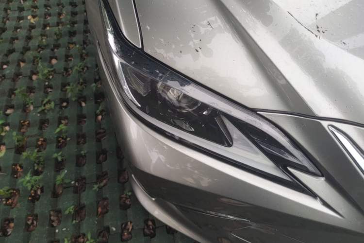 Used Lexus ES 2020 300h Premier Edition Right Front Headlight