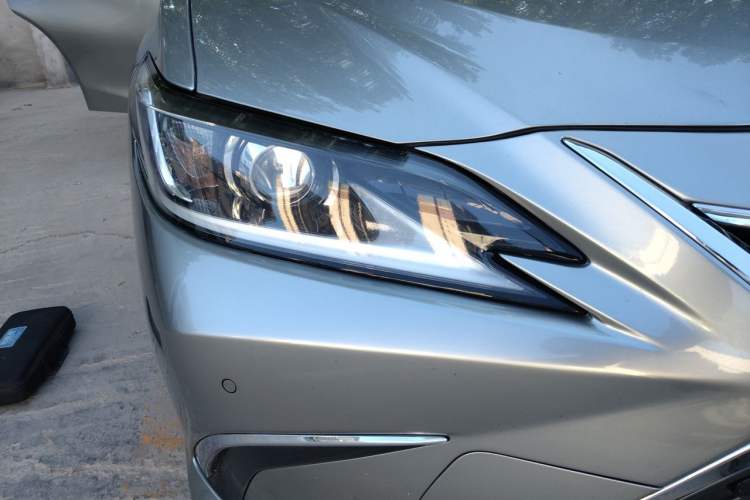 Used Lexus ES 2020 200 Luxury Edition Right Front Headlight
