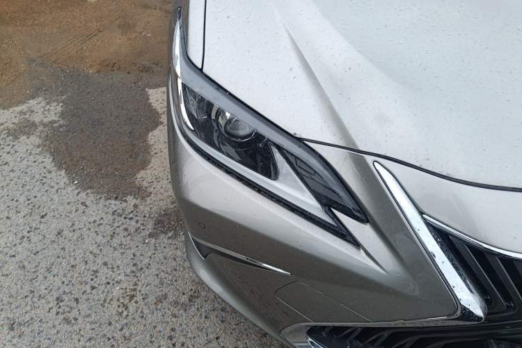 Used Lexus ES 2020 300h Premier Edition Right Front Headlight