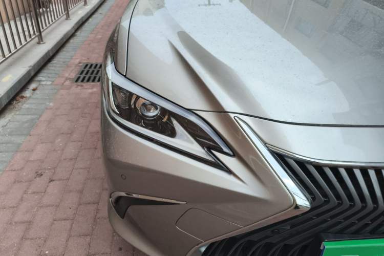 Used Lexus ES 2020 260 Excellence Edition Right Front Headlight