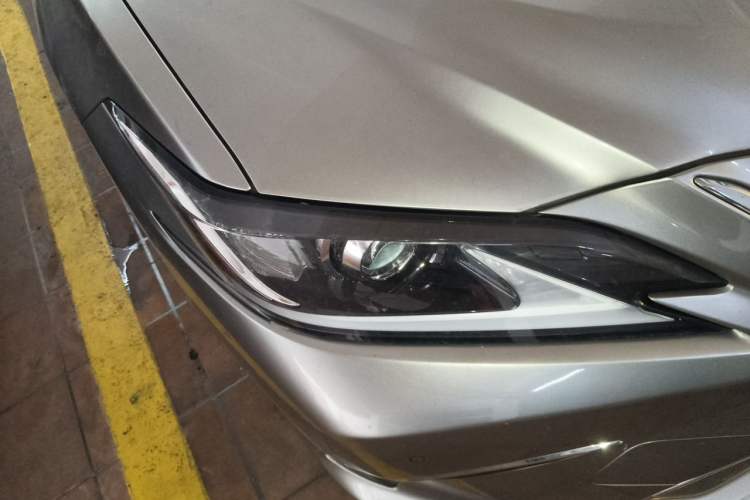 Used Lexus ES 2020 200 Excellence Edition Right Front Headlight