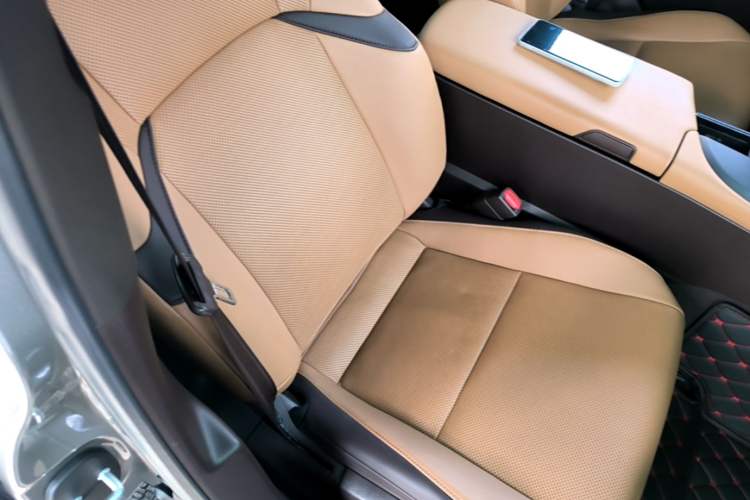 Used Lexus ES 2020 260 Excellence Edition Right Front Seat