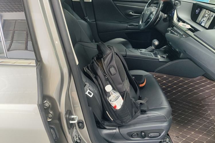 Used Lexus ES 2020 200 Excellence Edition Right Front Seat