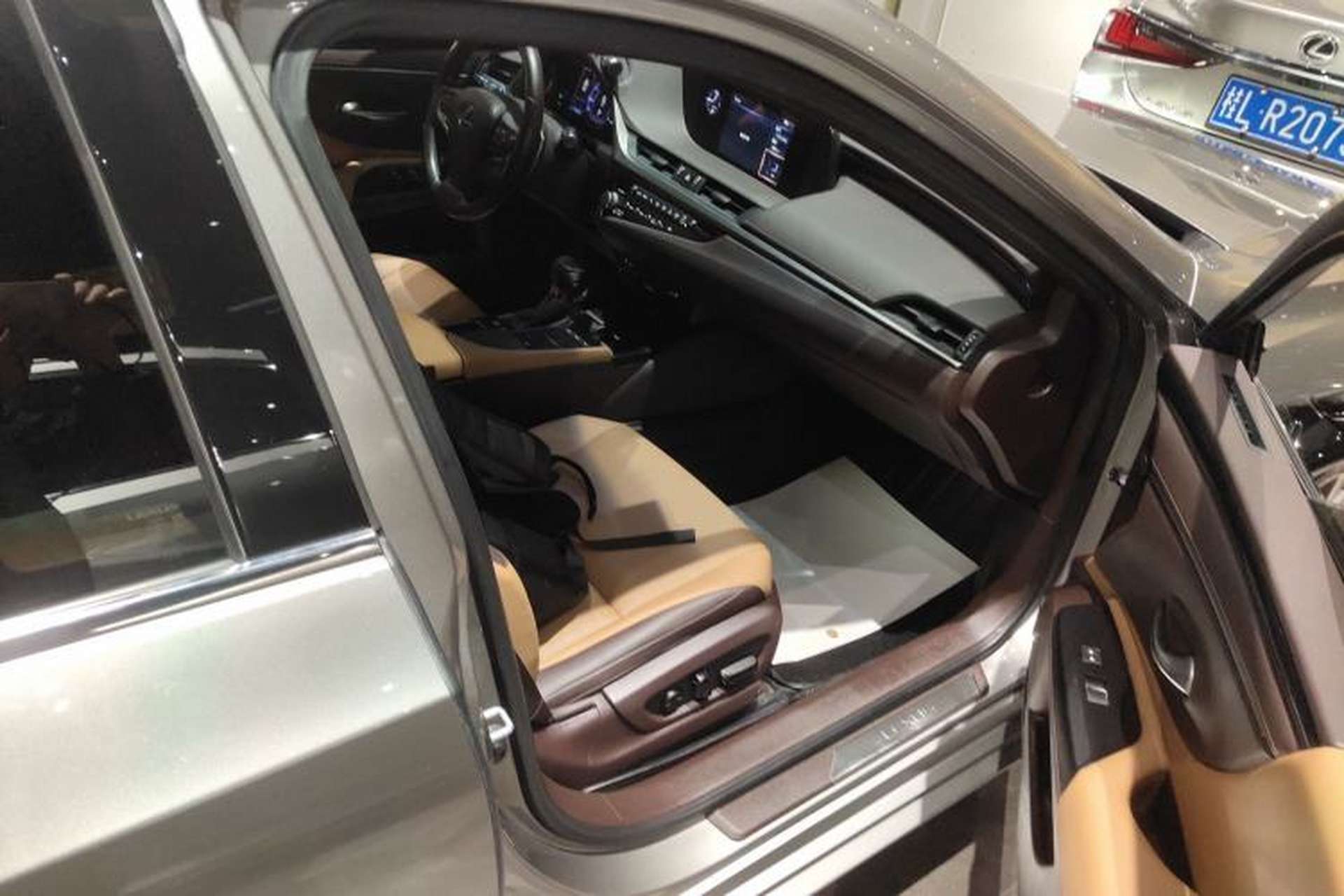 Used Lexus ES 2020 200 Excellence Edition Right Front Seat