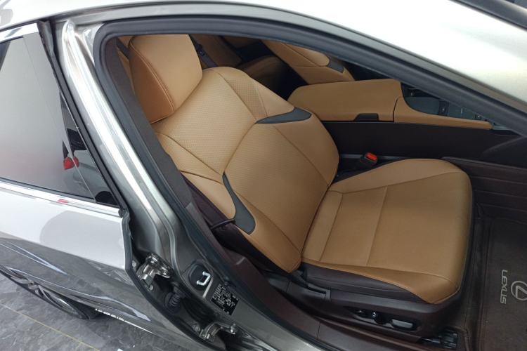 Used Lexus ES 2020 300h Premier Edition Right Front Seat