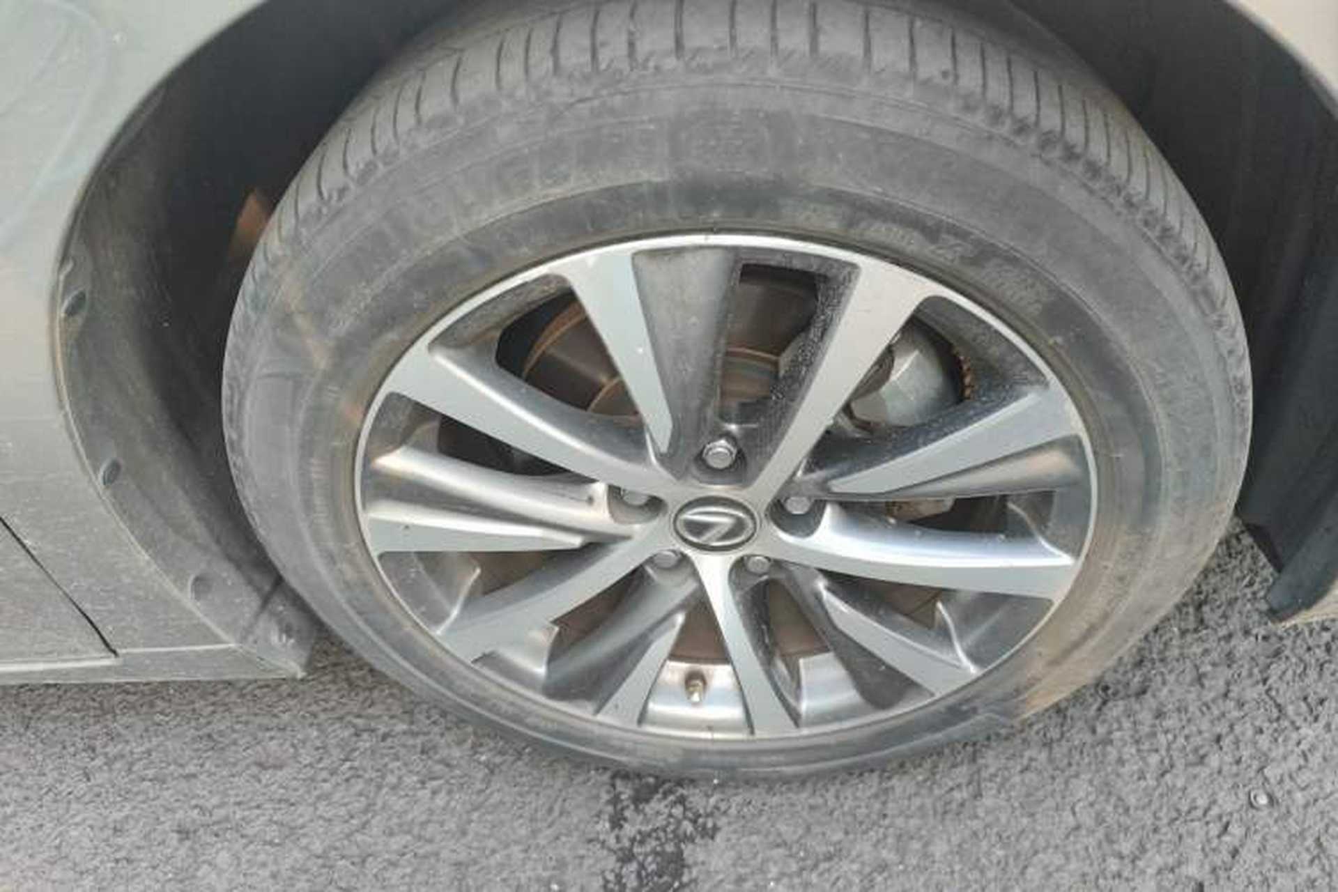 Used Lexus ES 2020 300h Premier Edition Right Front Wheel Hub
