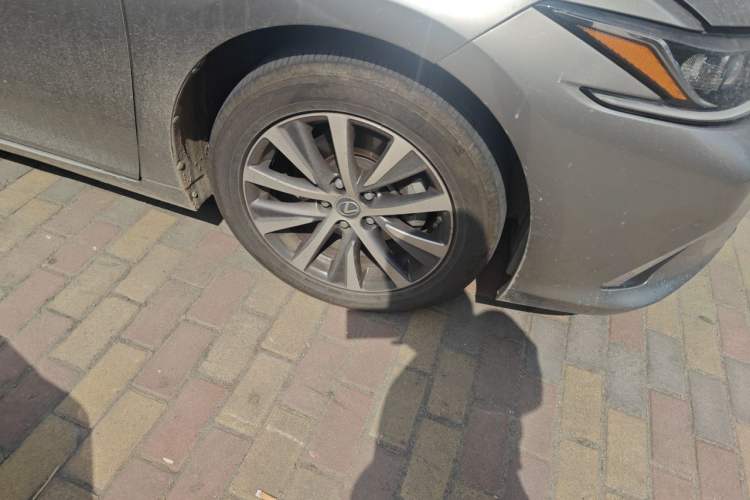 Used Lexus ES 2020 200 Excellence Edition Right Front Wheel Hub
