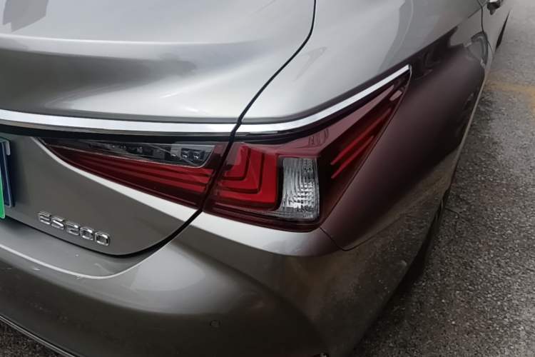 Used Lexus ES 2020 200 Excellence Edition Right Rear Taillight