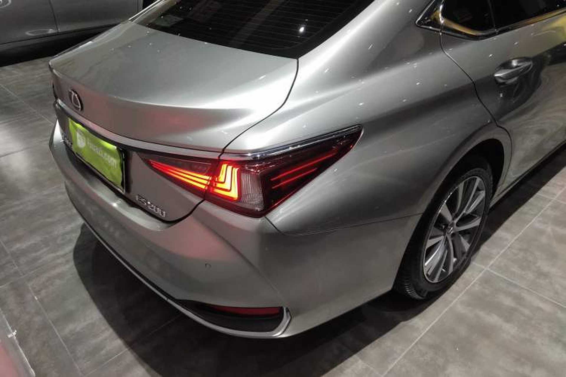 Used Lexus ES 2020 200 Excellence Edition Right Rear Taillight