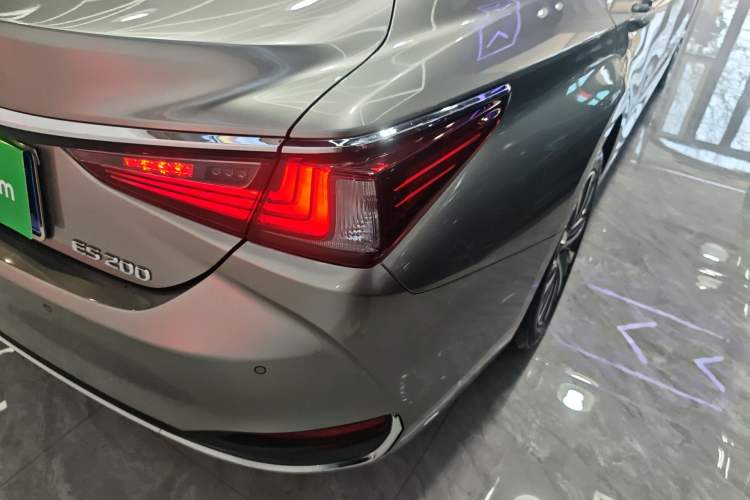 Used Lexus ES 2020 200 Excellence Edition Right Rear Taillight