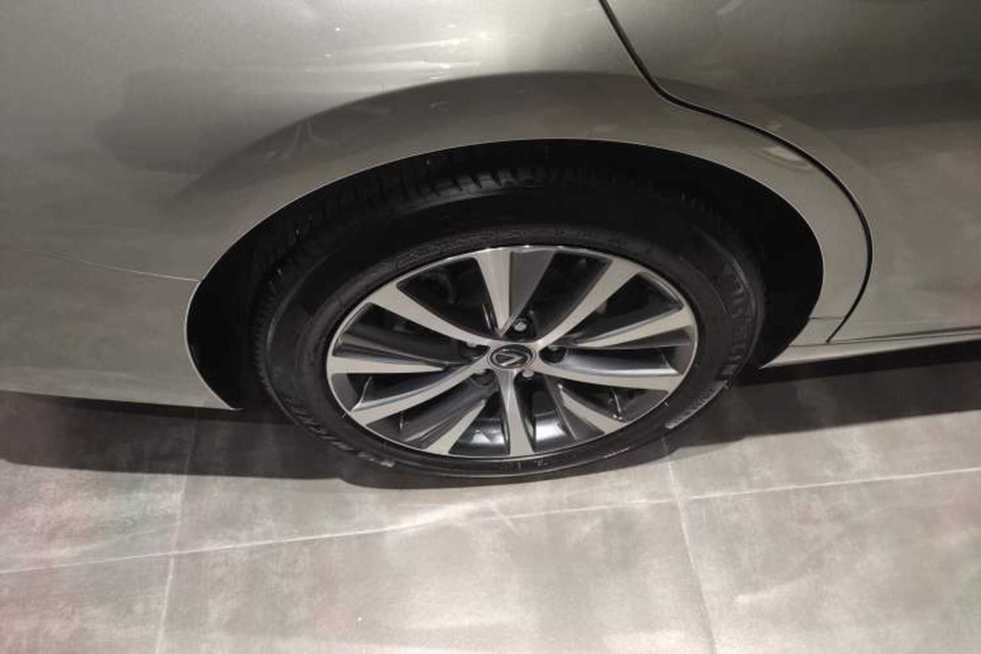 Used Lexus ES 2020 200 Excellence Edition Right Rear Wheel Hub