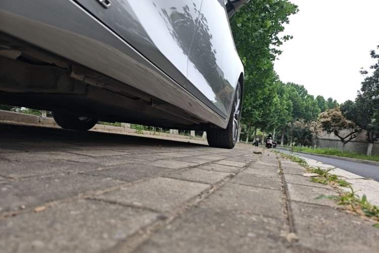 Used Lexus ES 2020 300h Premier Edition Right Side Sill