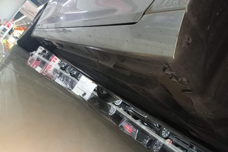 Used Lexus ES 2020 300h Premier Edition Right Side Sill