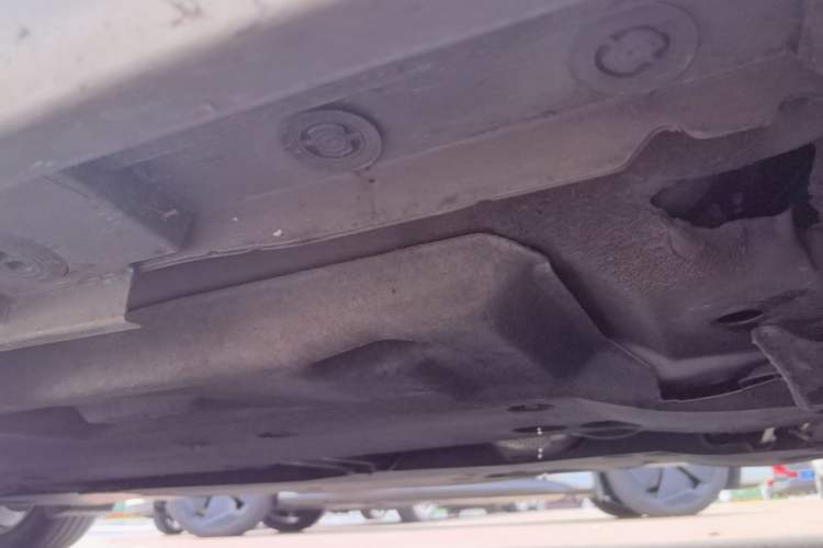 Used Lexus ES 2020 300h Premier Edition Right Side Sill