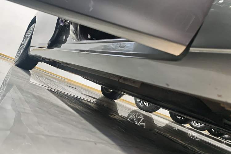 Used Lexus ES 2020 200 Excellence Edition Right Side Sill