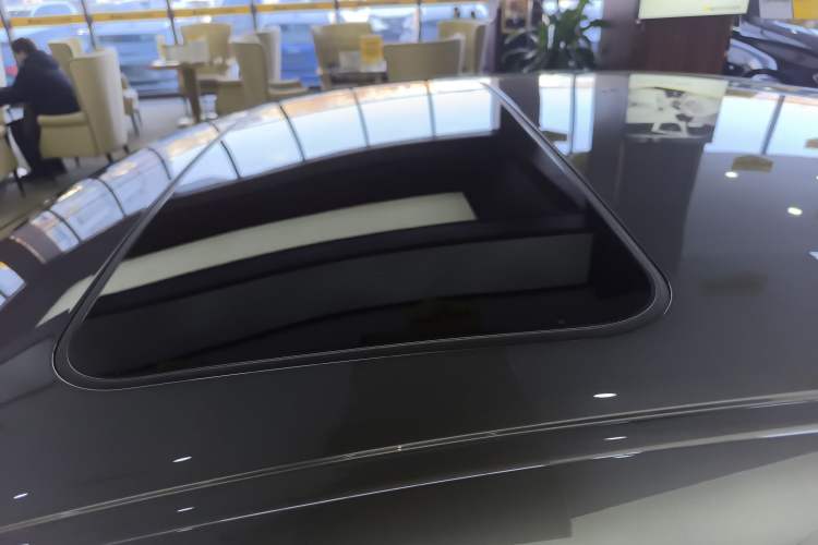 Used Lexus ES 2020 200 Luxury Edition Roof