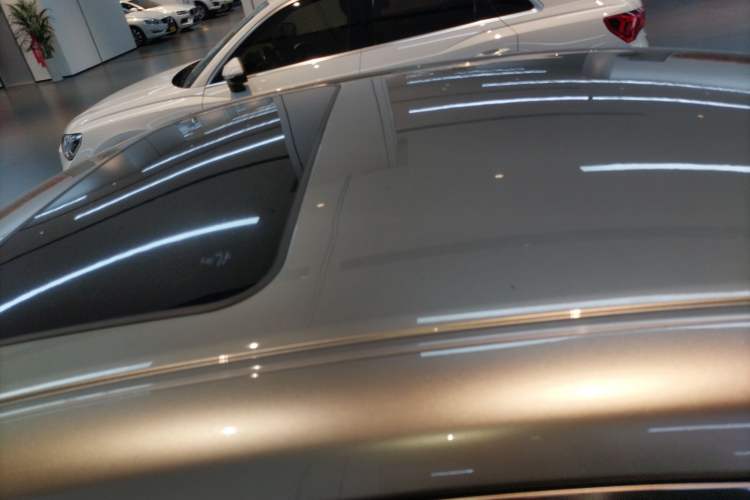 Used Lexus ES 2020 300h Deluxe Edition Roof