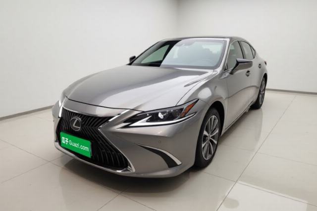 Ojetý Lexus ES 2020 200 Excellence Edition