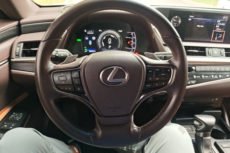 Used Lexus ES 2020 300h Premier Edition Steering Wheel