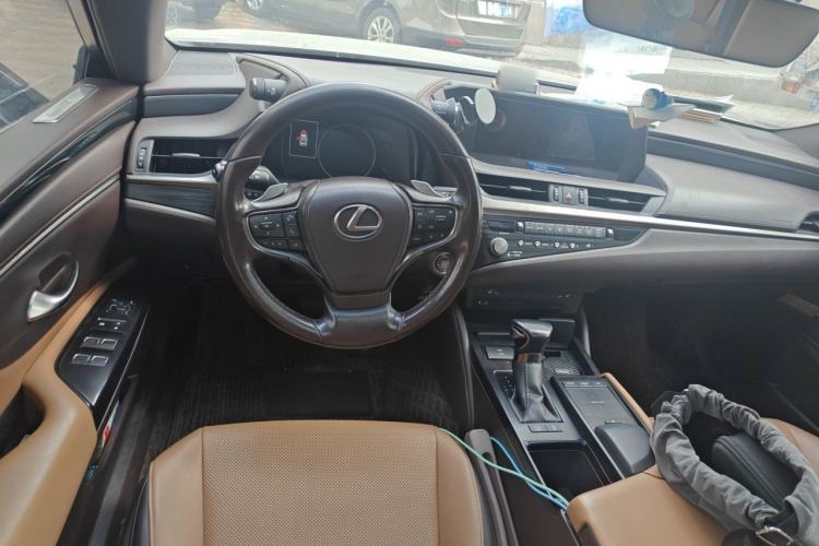 Used Lexus ES 2020 200 Excellence Edition Steering Wheel