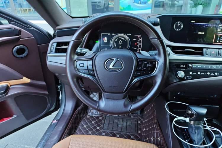 Used Lexus ES 2020 300h Premier Edition Steering Wheel
