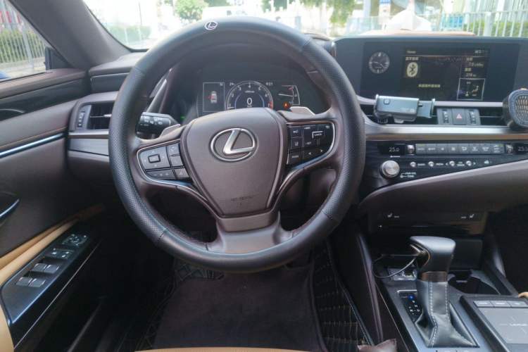 Used Lexus ES 2020 200 Excellence Edition Steering Wheel