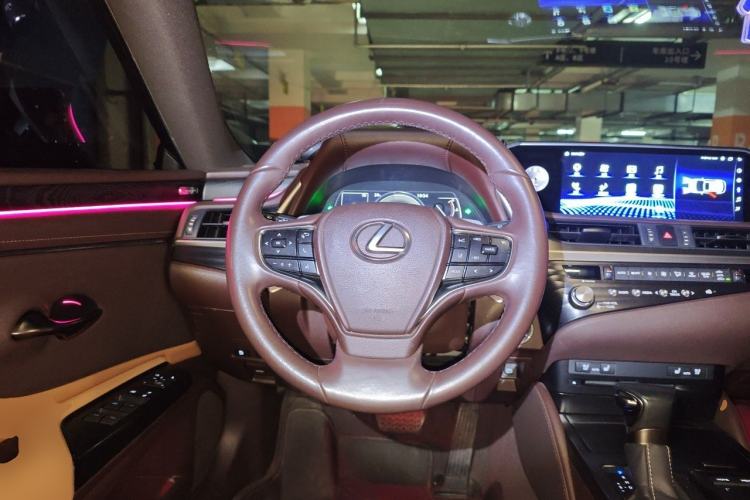 Used Lexus ES 2020 300h Deluxe Edition Steering Wheel