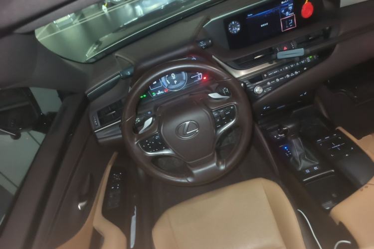 Used Lexus ES 2020 300h Premier Edition Steering Wheel