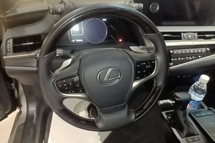 Used Lexus ES 2020 200 Luxury Edition Steering Wheel